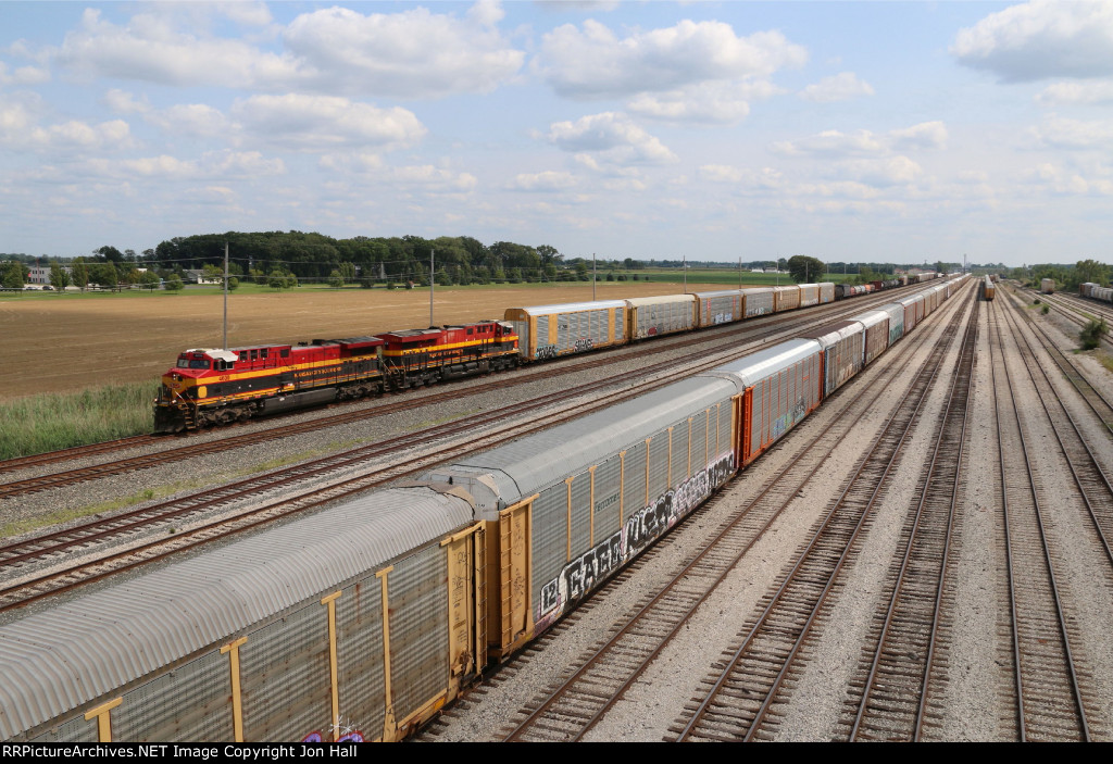 A pair of Southern Belles make for a good change of pace in CSX territory